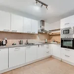 Appartement 3 Bed In *