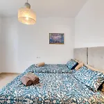 3 Bed In *