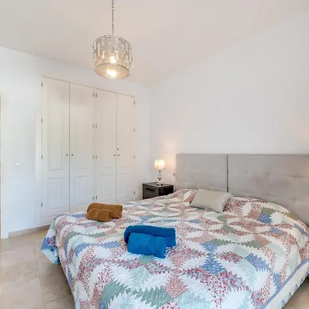 Daire 3 Bed In Benahavís