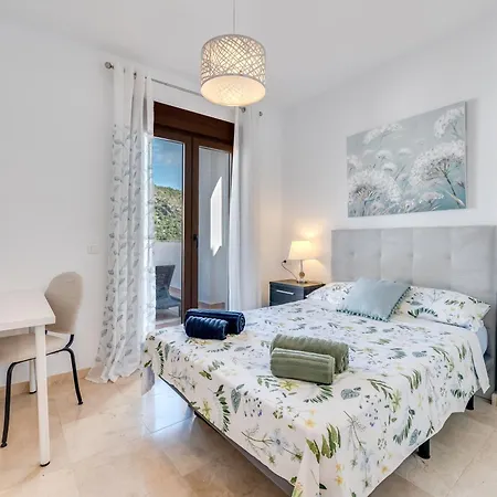 3 Bed In *